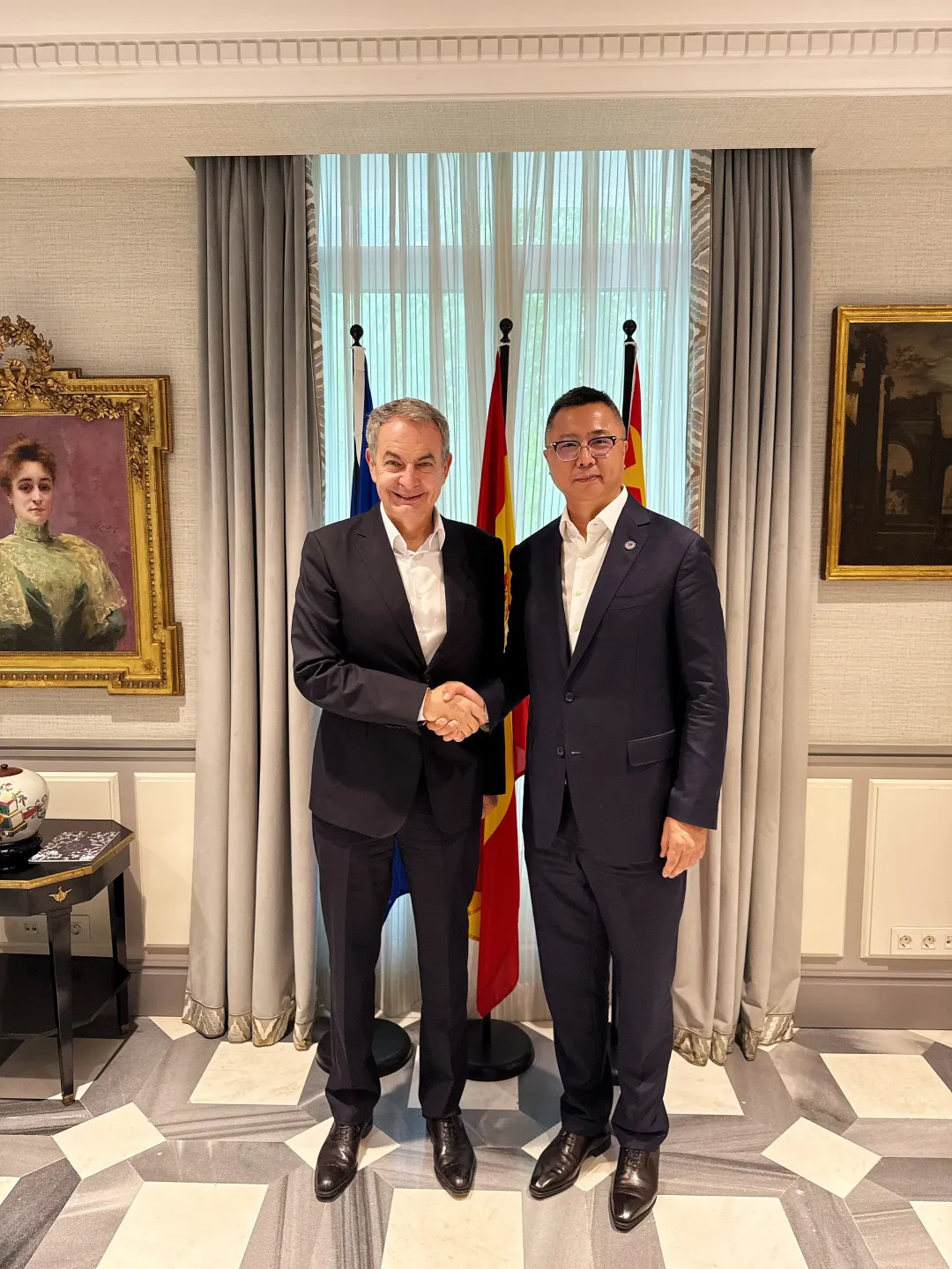 1754975925792168797.jpg 6400812-2.jpg