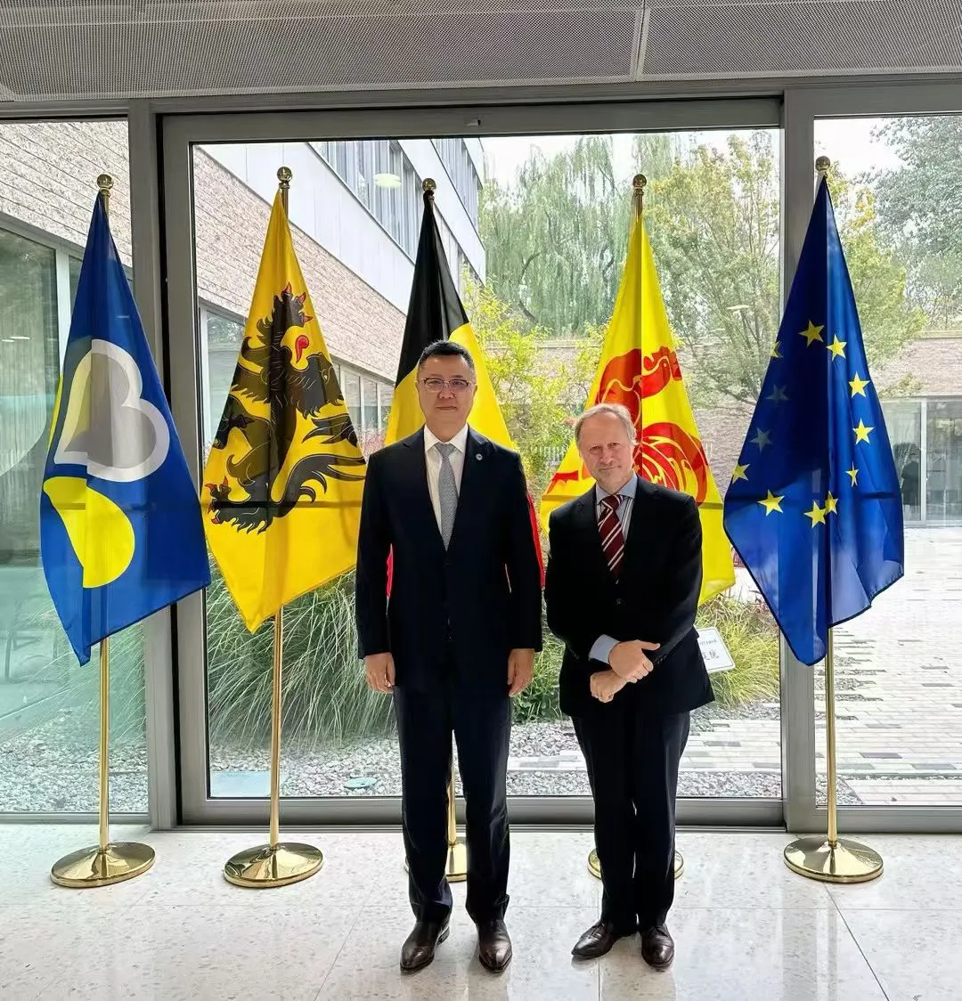 潘锋出席比利时国王日庆典 