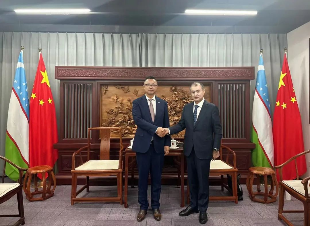 潘锋在京会见乌兹别克斯坦恩特集团董事长Bakhtier Fazilov 